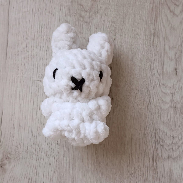 Llavero conejito Miffy Amigurumi