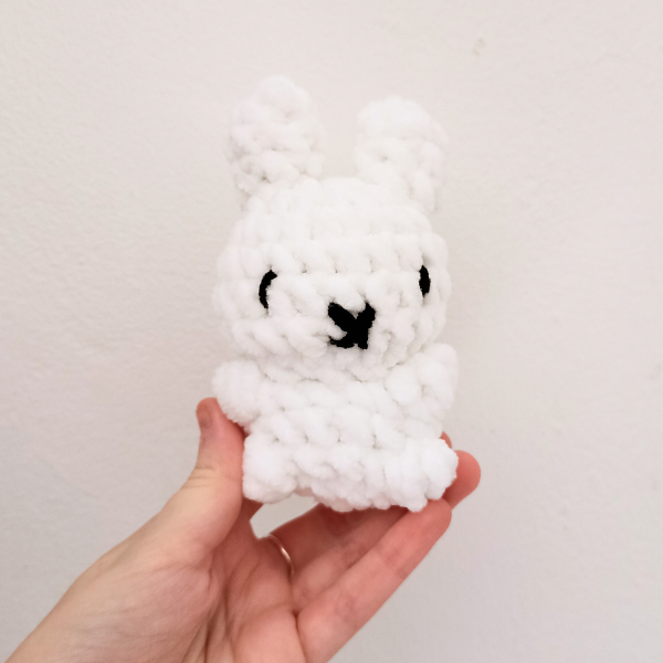 Llavero conejito Miffy Amigurumi