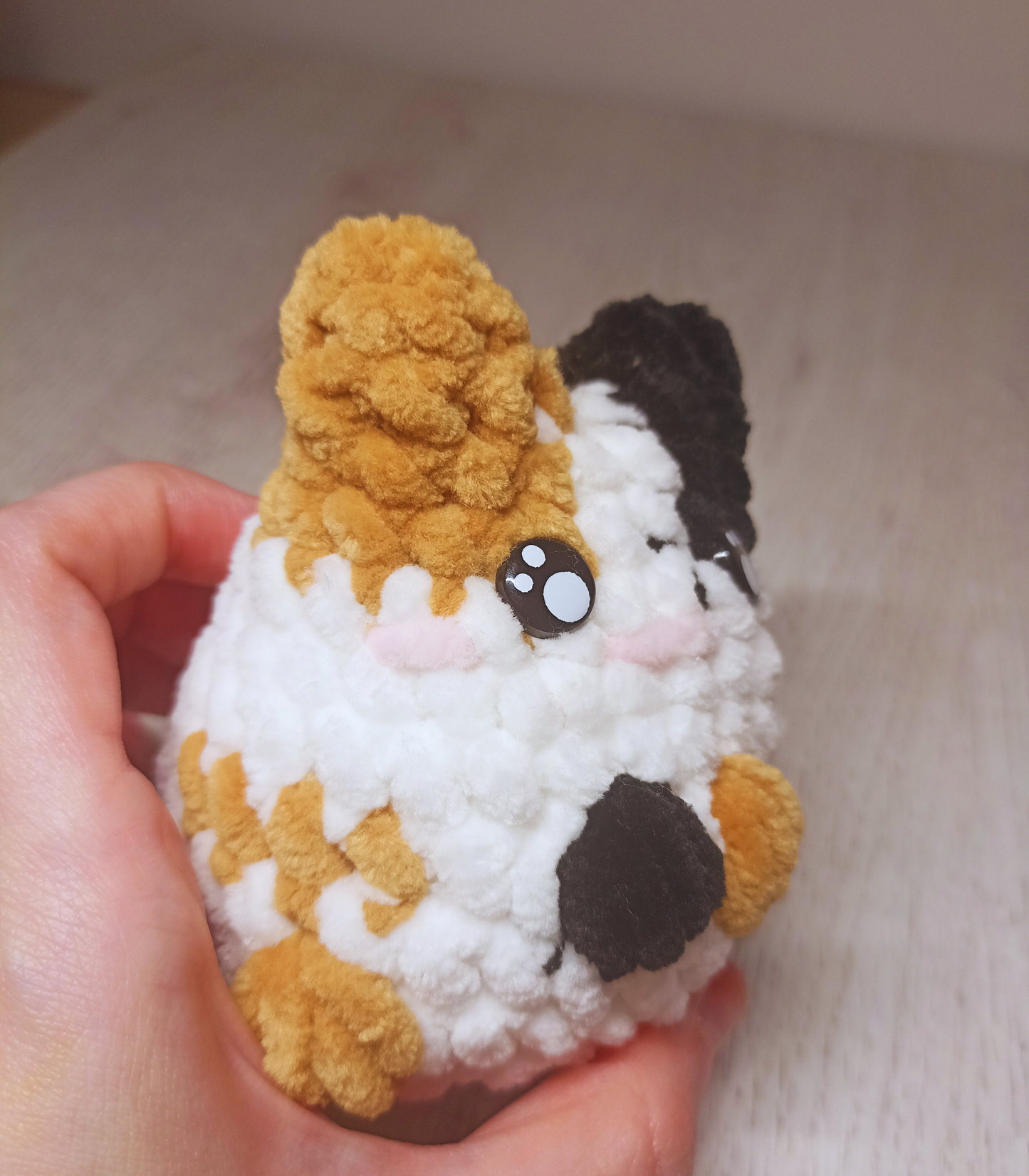 Gato amigurumi tejido a mano