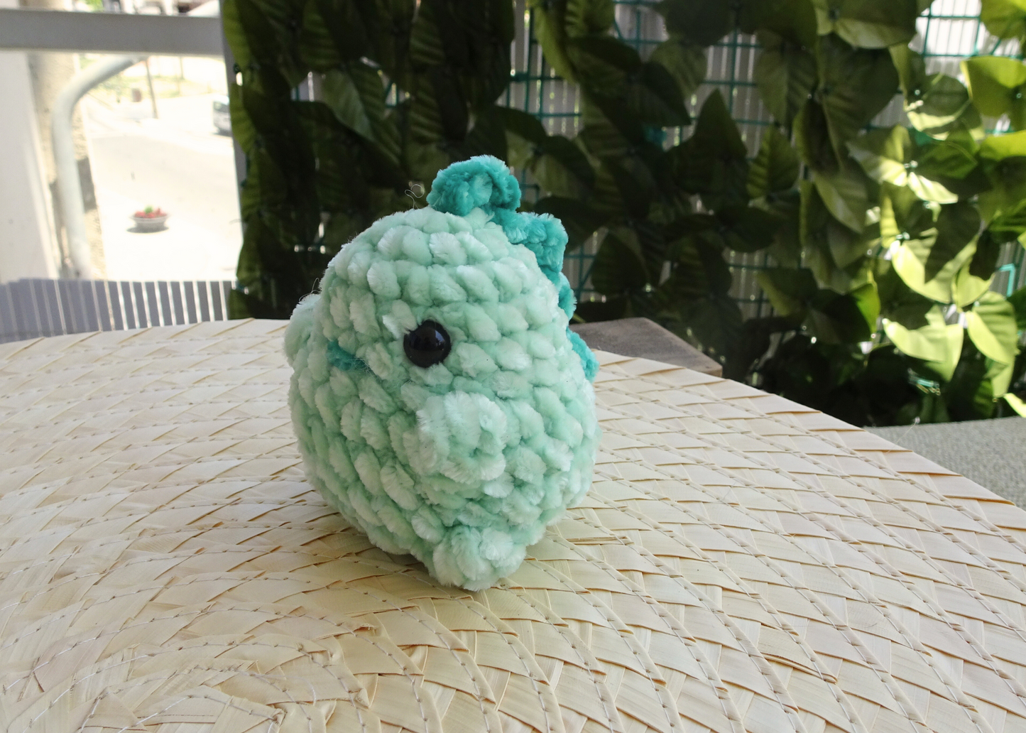 Llavero peluche bebé dinosaurio Amigurumi