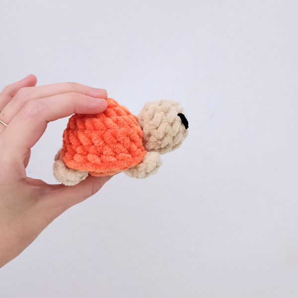 Llavero tortuguita de peluche Amigurumi