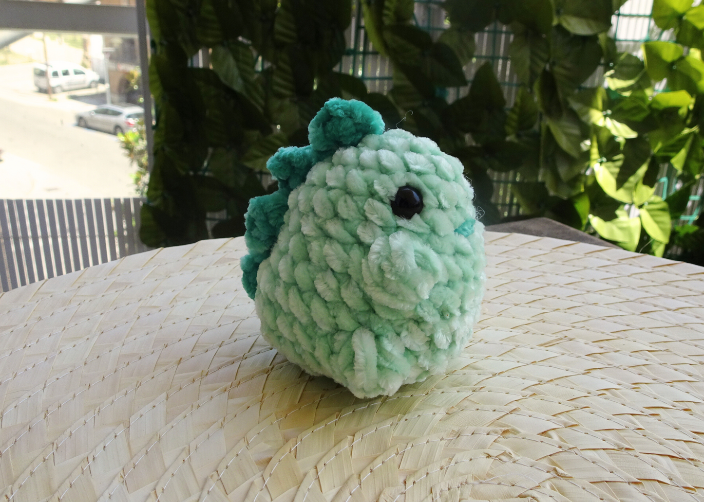 Llavero peluche bebé dinosaurio Amigurumi