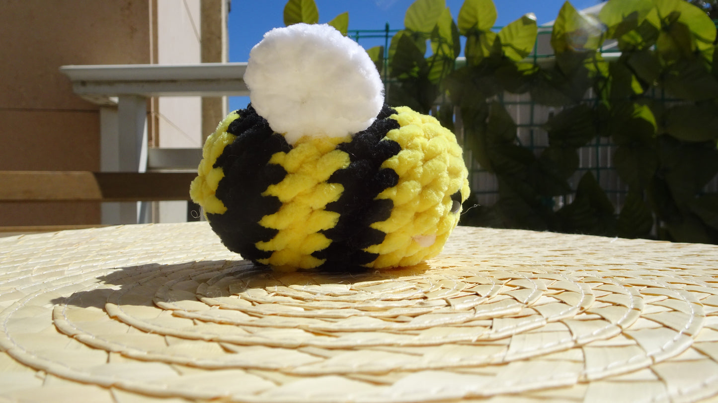 Abeja amigurumi