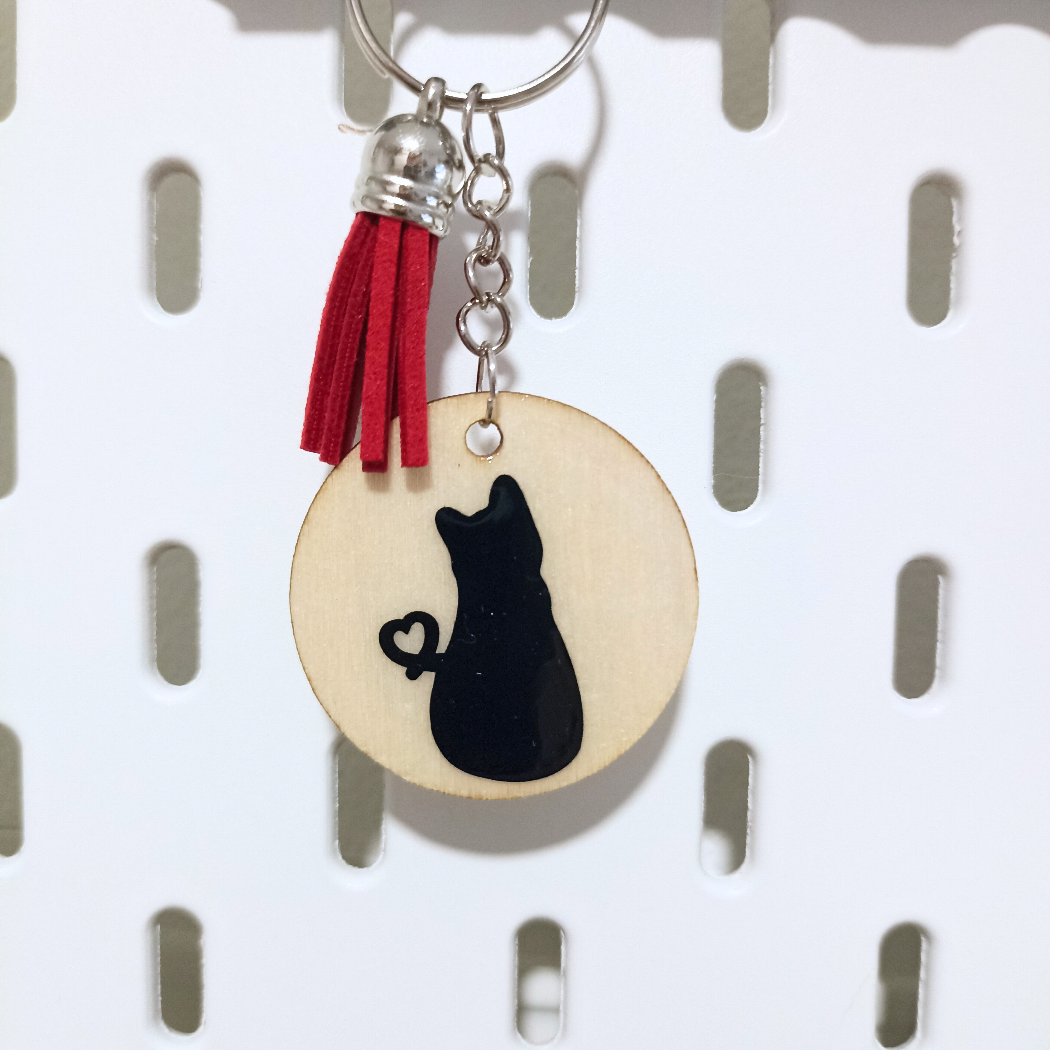 Llavero de gato en madera